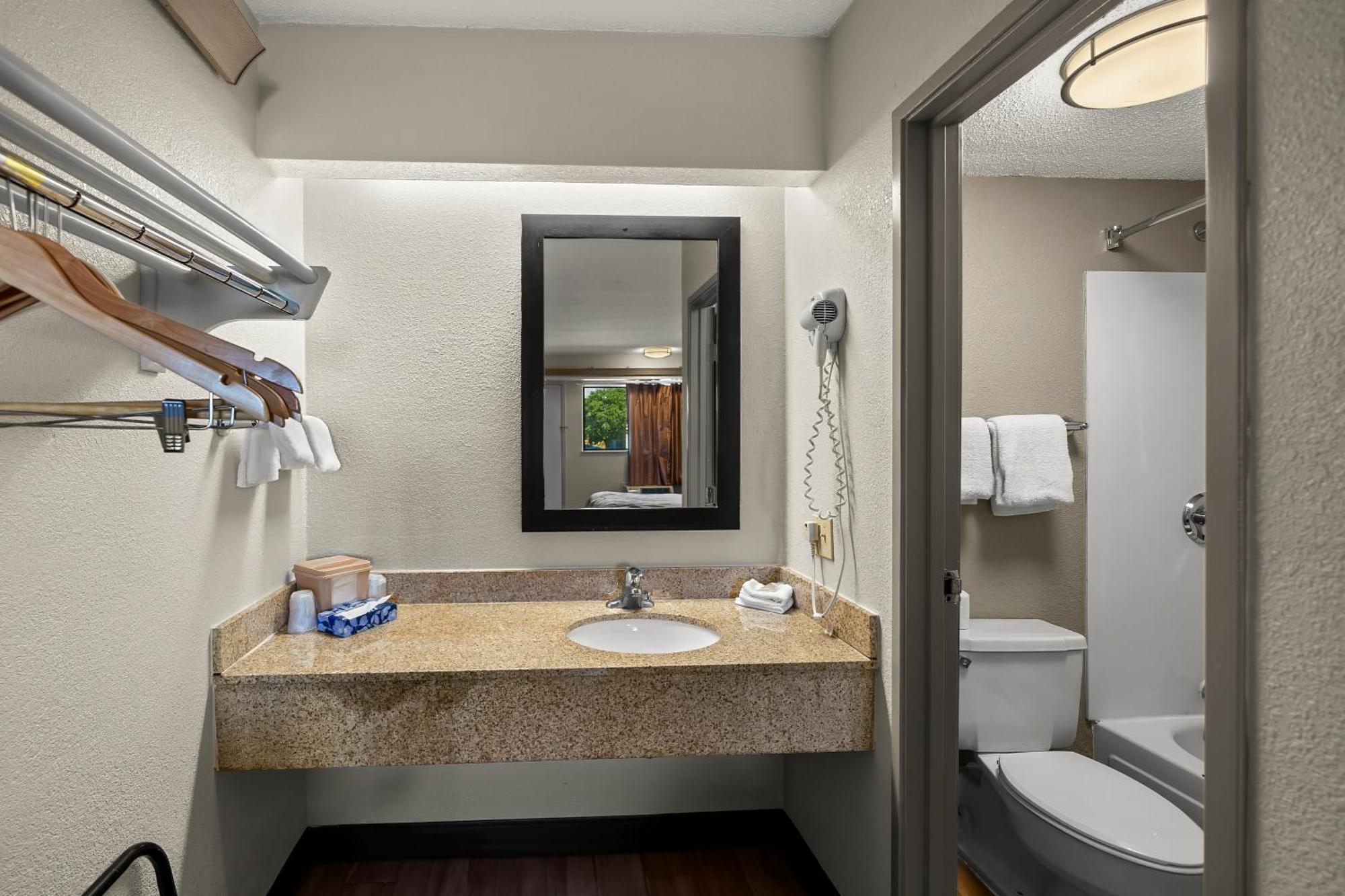 Red Roof Dallas - Dfw Airport North Motel 2*